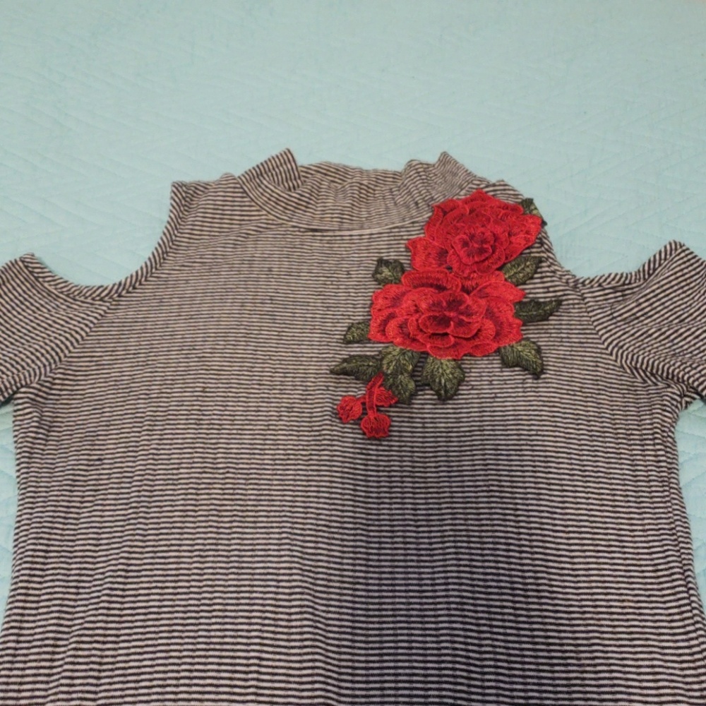 Shirt - Picture 2 of 4